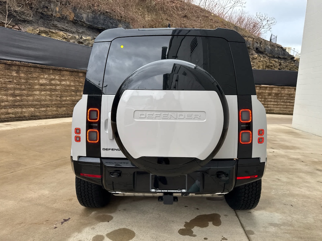 New 2026 Land Rover Defender 110 X-Dynamic SE SUV