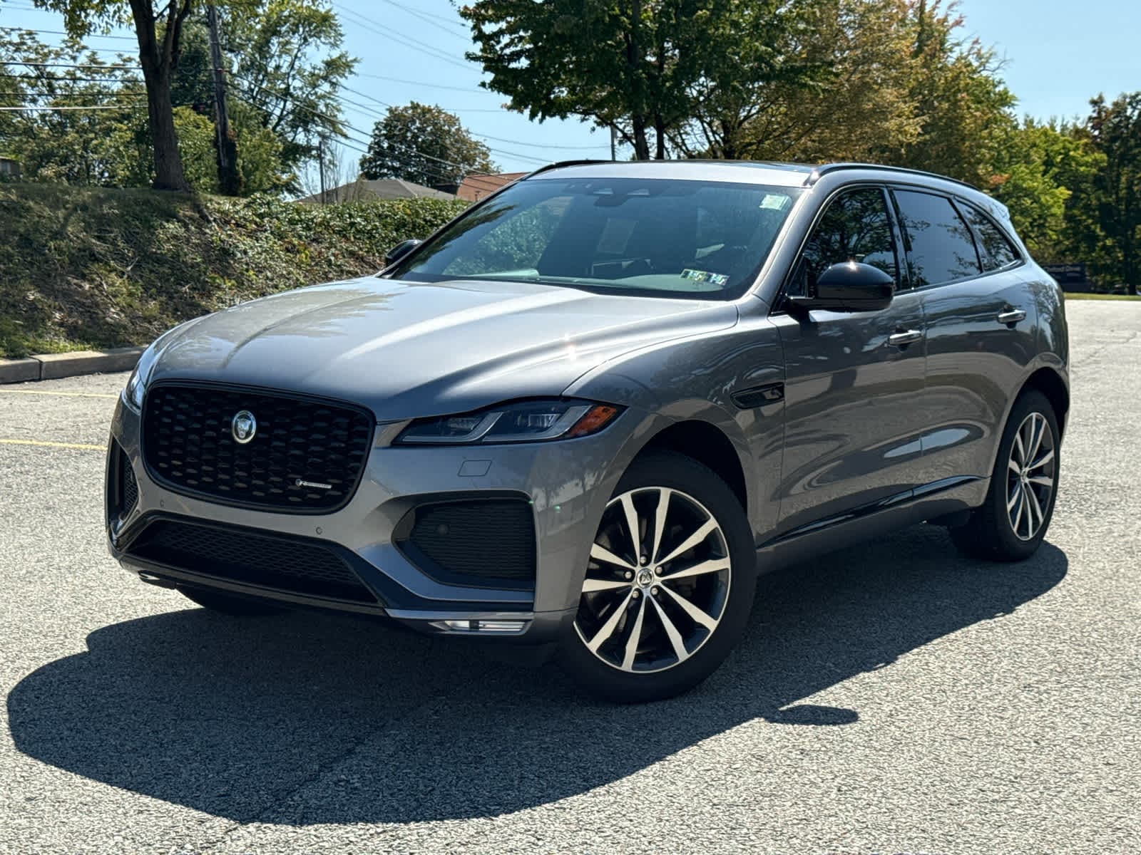 2025 Jaguar F-PACE R-Dynamic S's photo