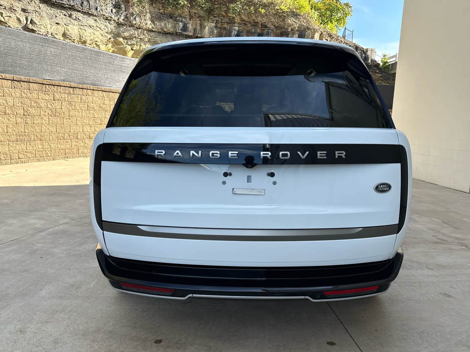 2023 Land Rover Range Rover SE photo 4