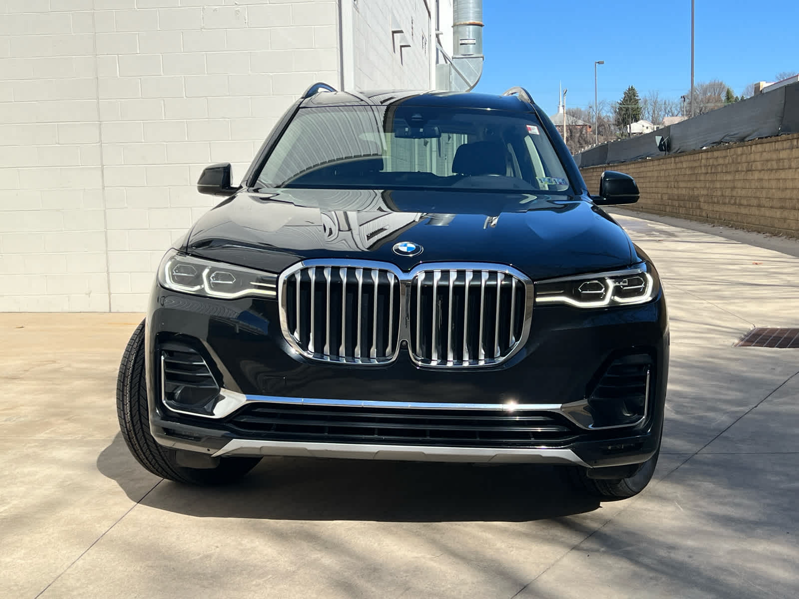 Used 2022 BMW X7 40i with VIN 5UXCW2C0XN9M10566 for sale in Monroeville, PA