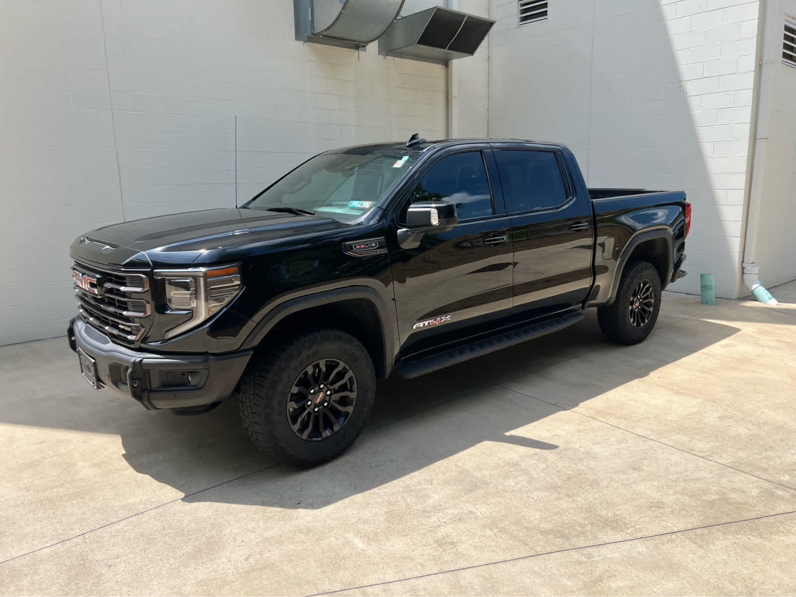 2023 Gmc Sierra 1500 AT4X photo 2