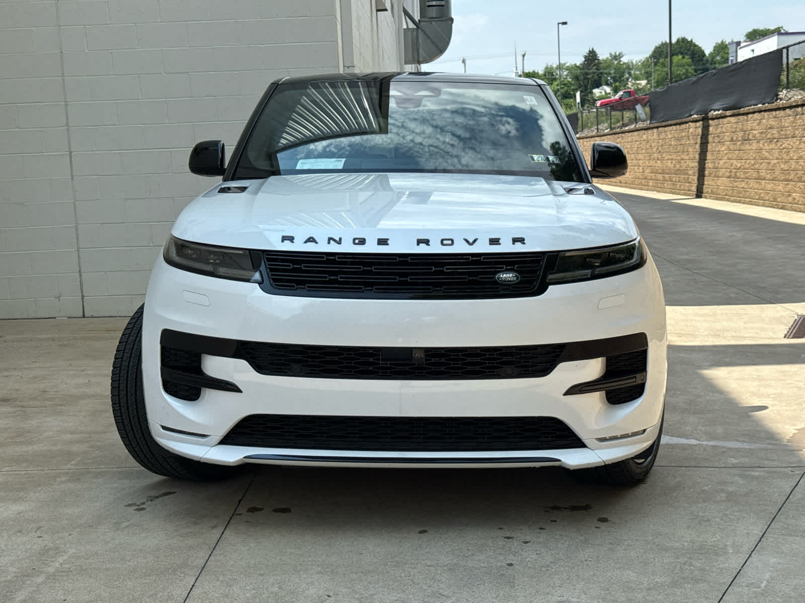 2024 Land Rover Range Rover Sport SE photo 2