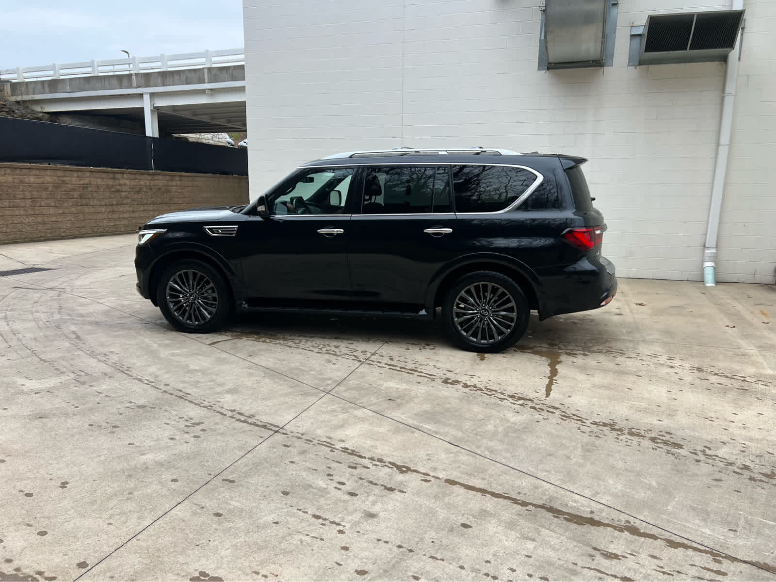 2024 INFINITI QX80 Sensory 4WD's photo