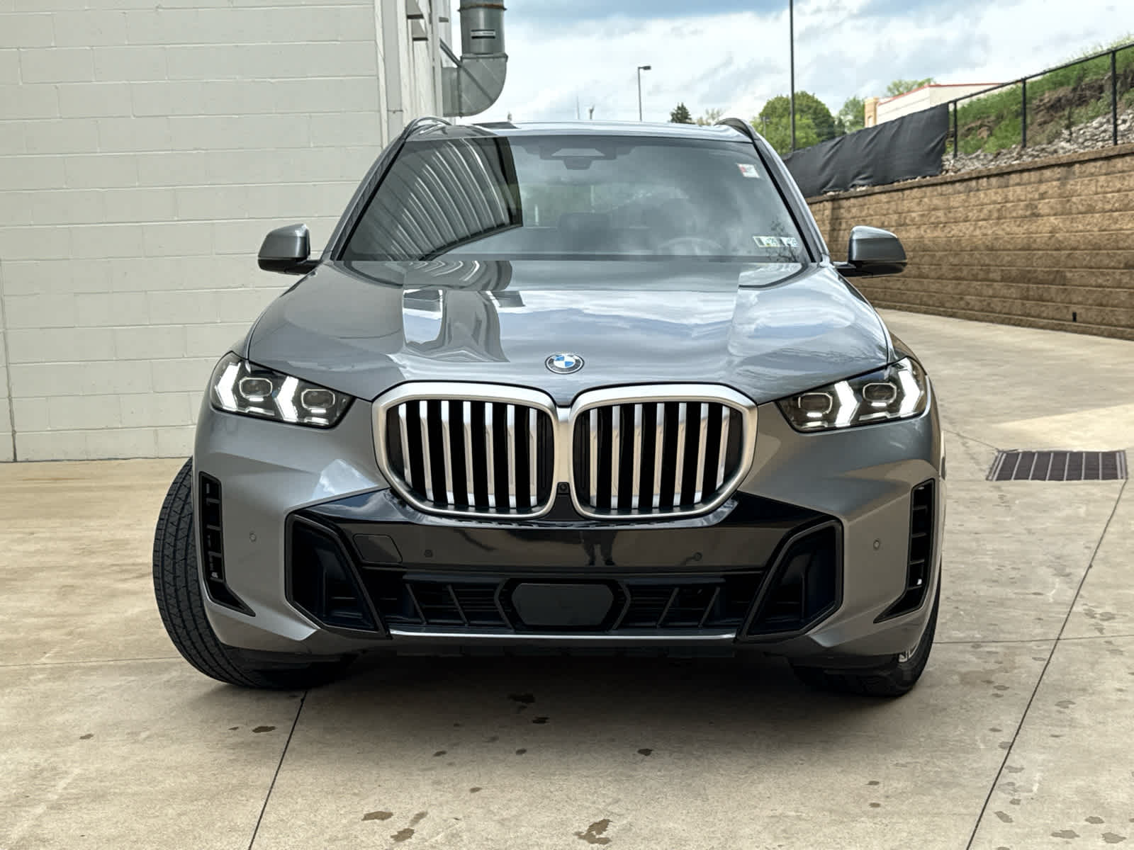 Used 2024 BMW X5 40i with VIN 5UX23EU00R9S66679 for sale in Monroeville, PA