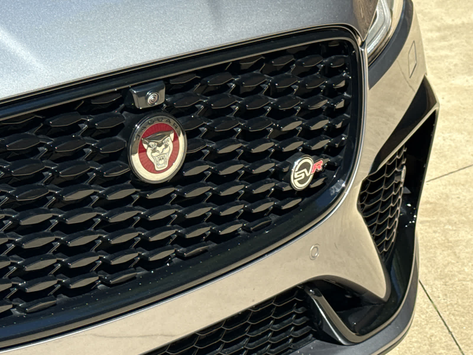 2022 Jaguar F-PACE SVR photo 3