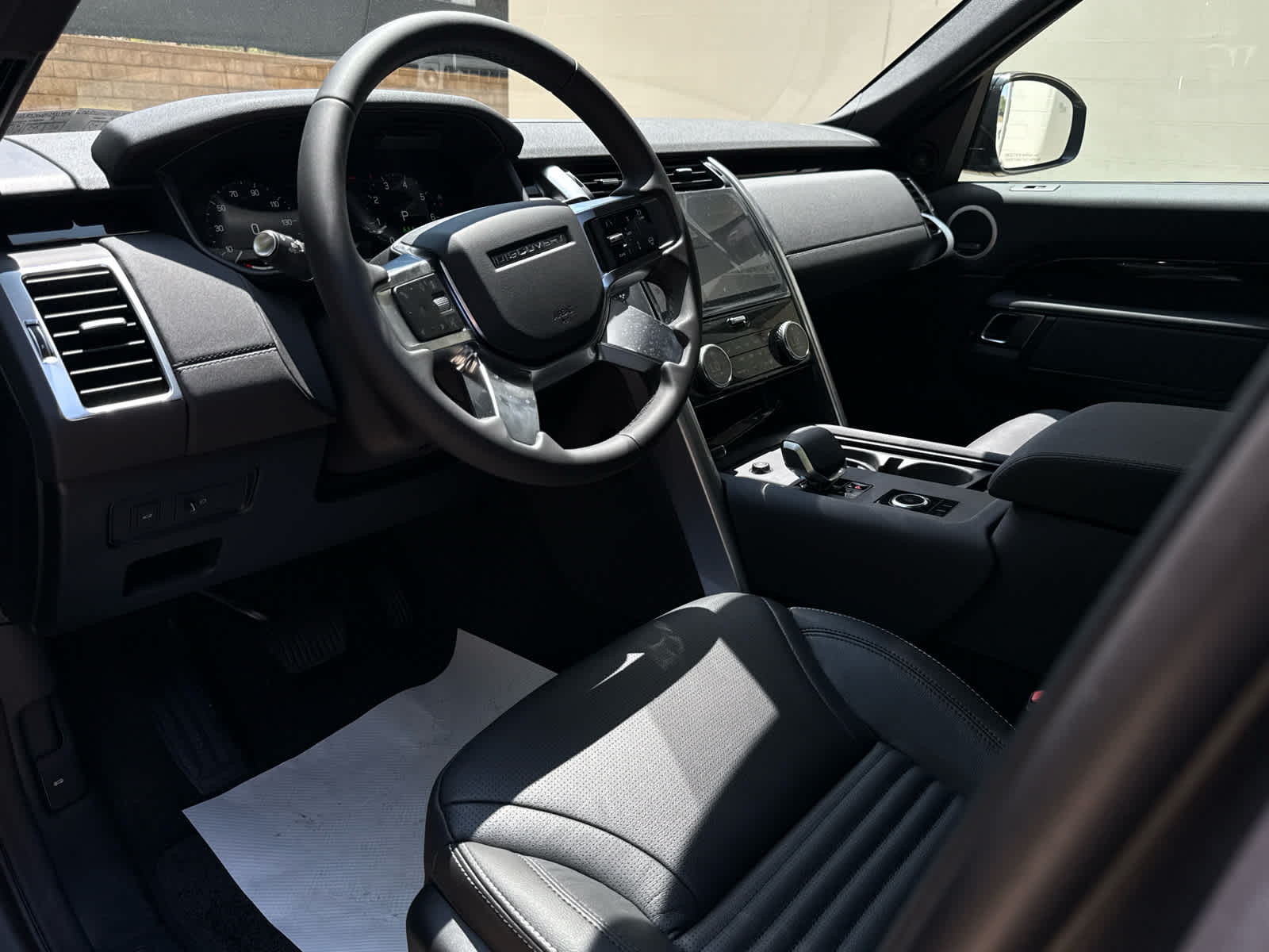 2025 Land Rover Discovery S - Photo 12