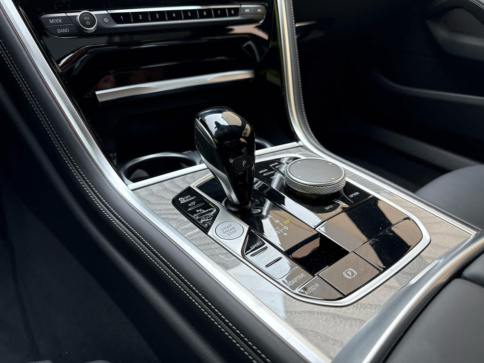 2026 BMW 8 Series 840i - Photo 9