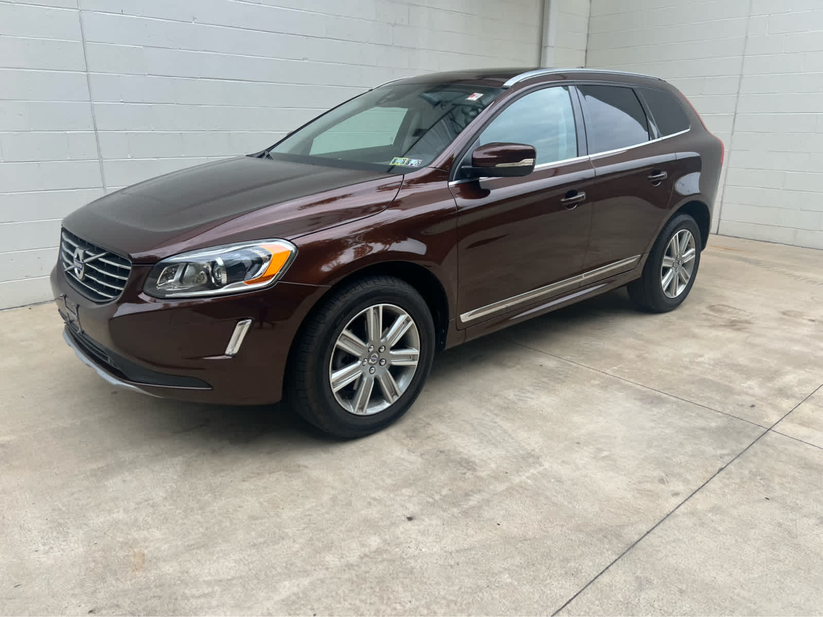 2017 Volvo XC60 T5 Inscription photo 2