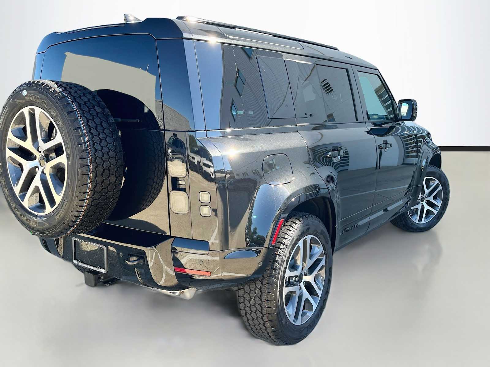 New 2026 Land Rover Defender 110 X-Dynamic SE SUV