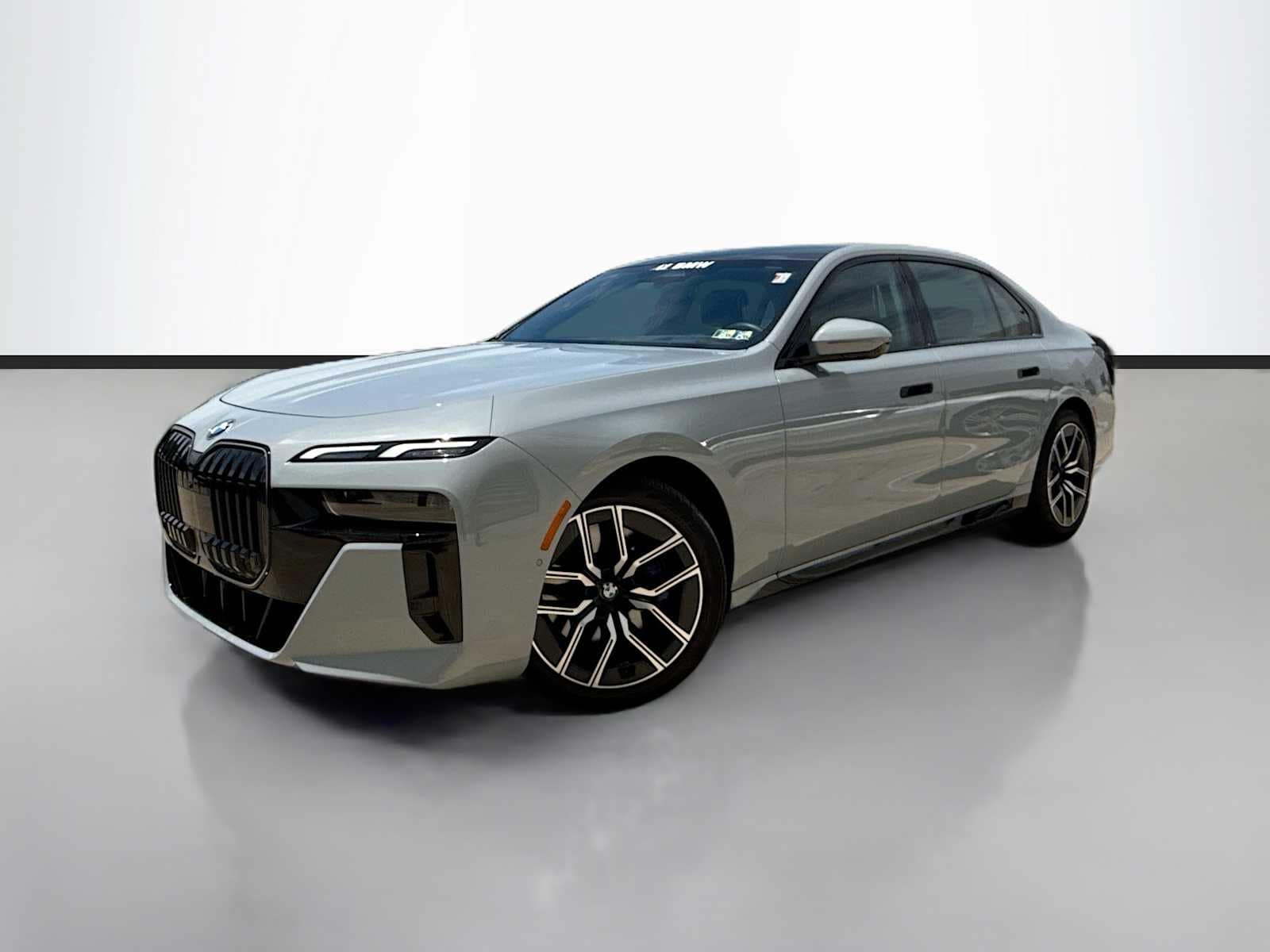 2025 BMW 7 Series 740i xDrive Sedan's photo
