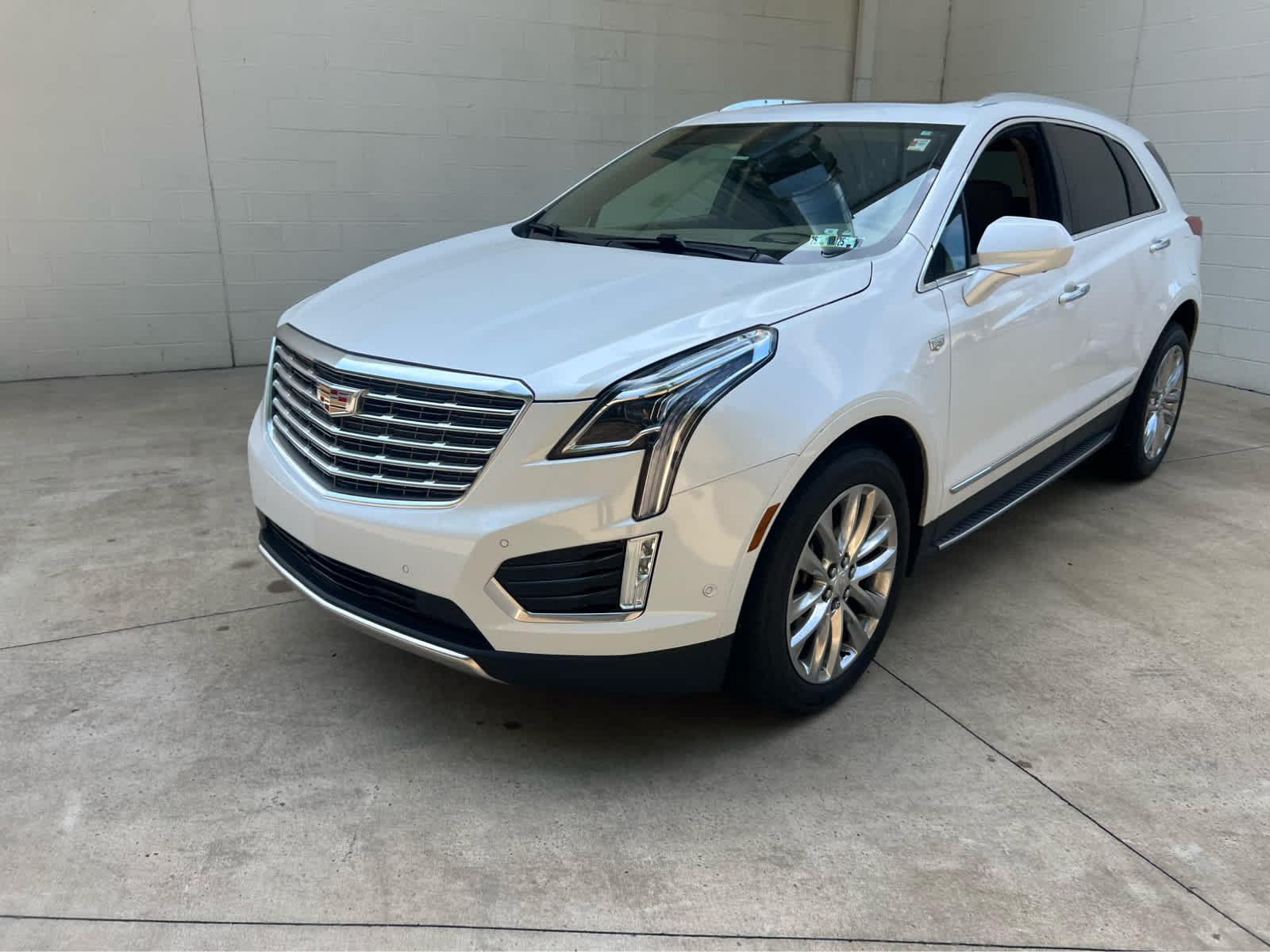 2017 Cadillac XT5 Platinum photo 3