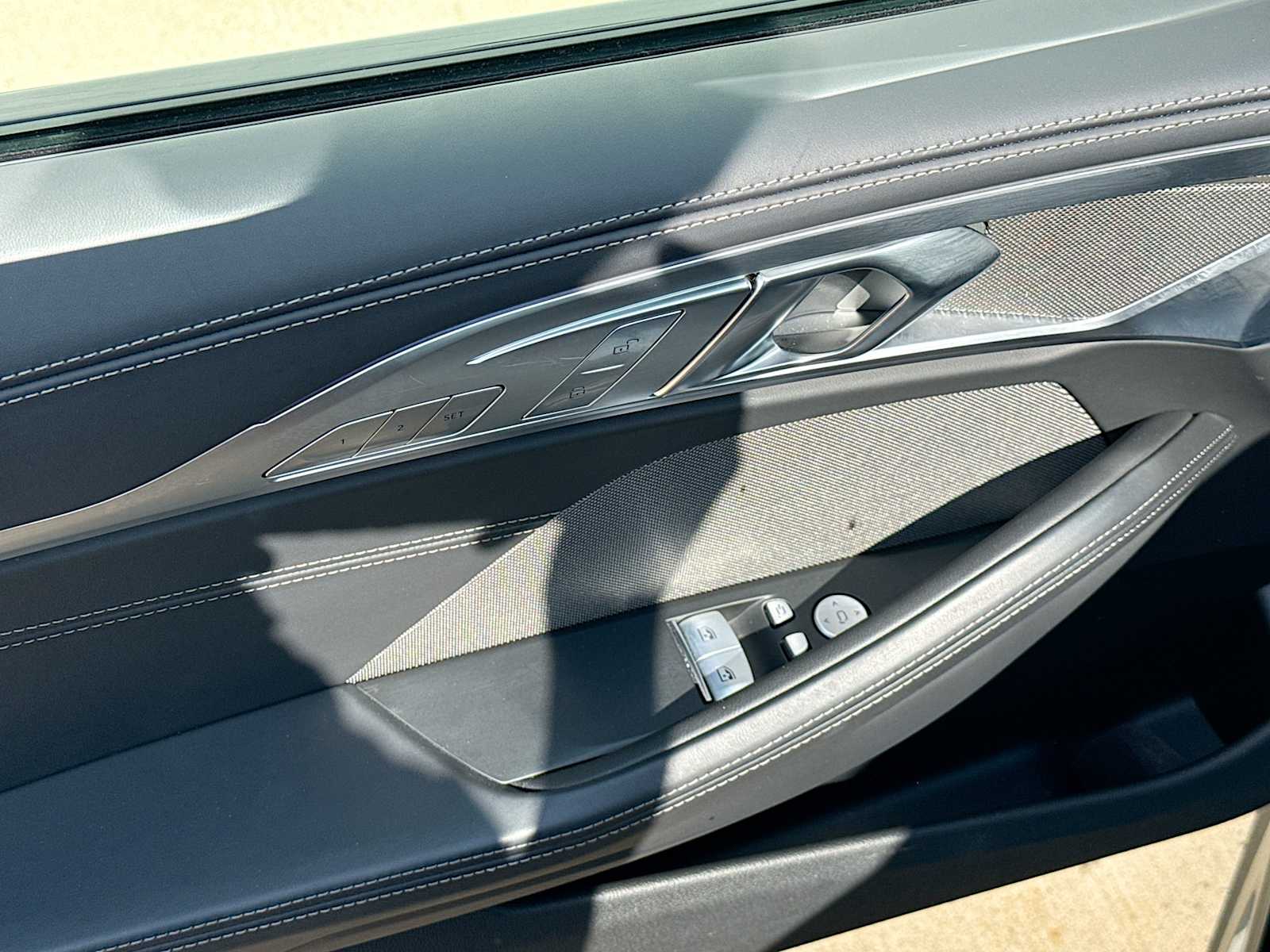 2026 BMW 8 Series M850i - Photo 13