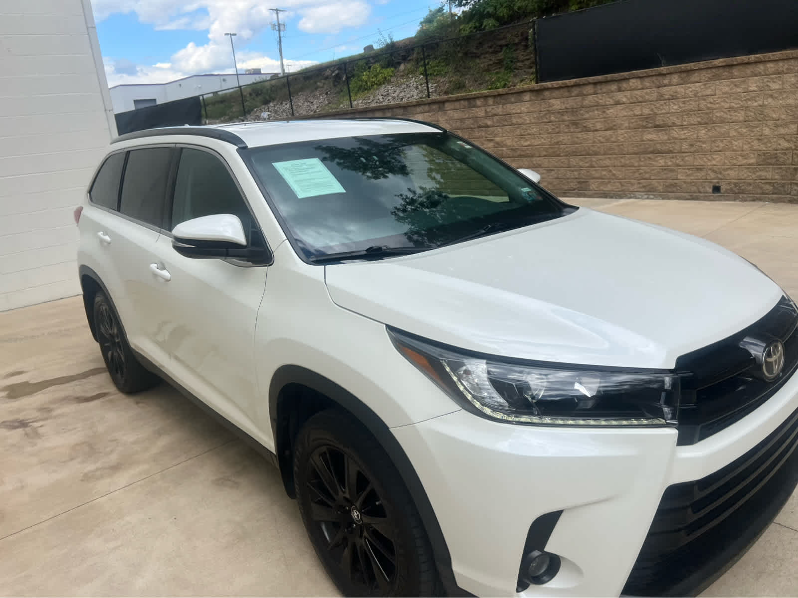 2019 Toyota Highlander SE photo 3