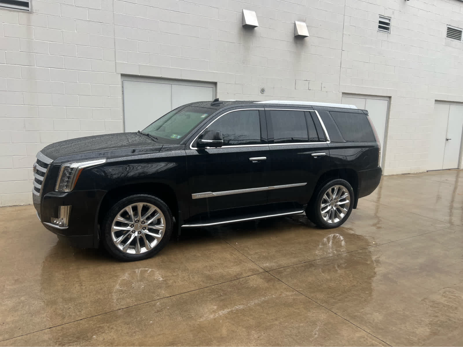 2018 Cadillac Escalade Luxury's photo