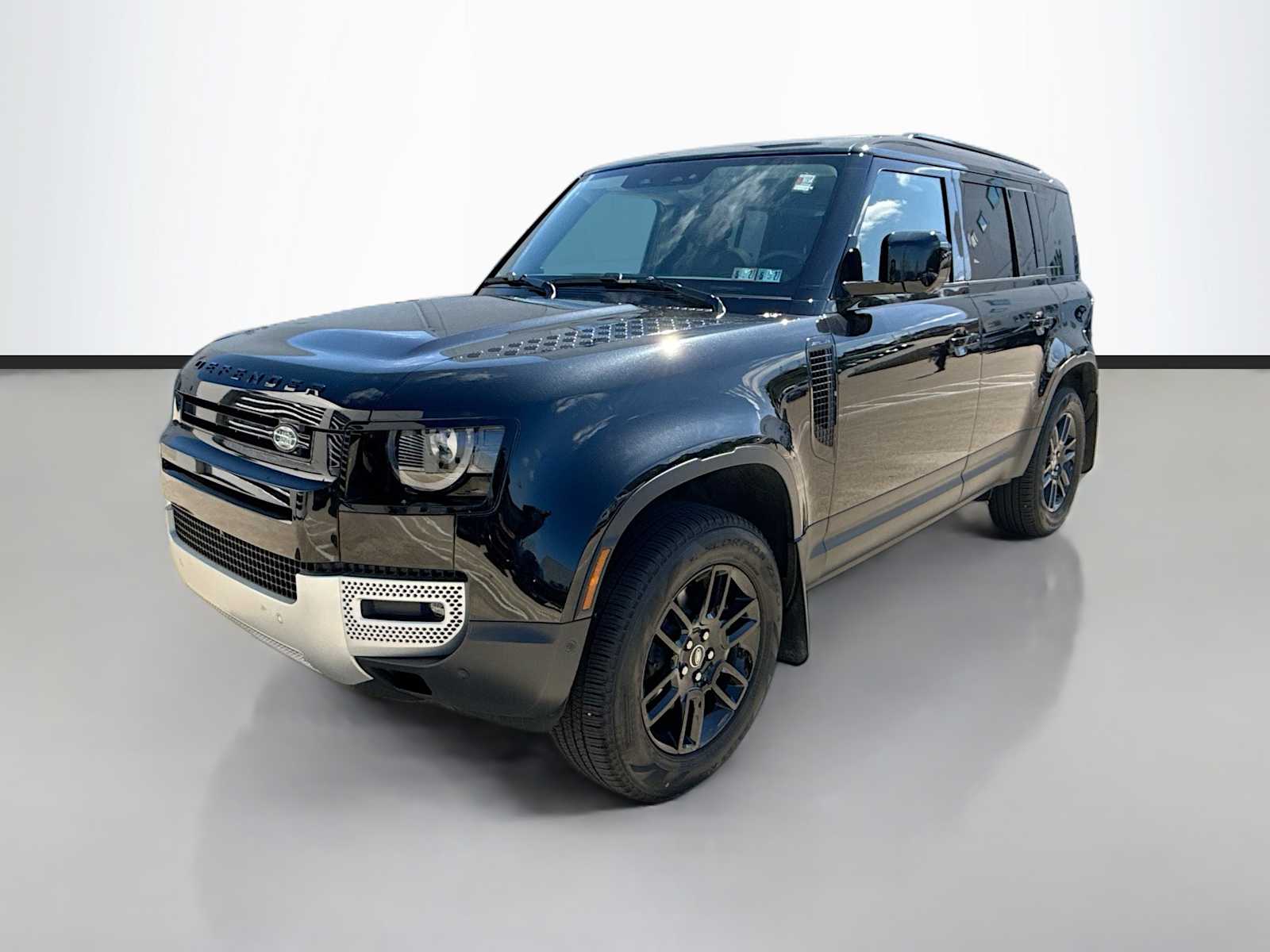 2025 Land Rover Defender 110 S P300's photo