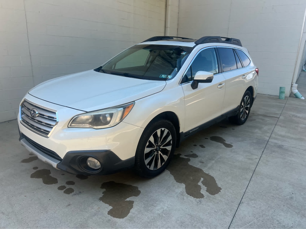 Used 2015 Subaru Outback 2.5i Limited w/Moonroof/KeylessAccess/Nav/EyeSight SUV
