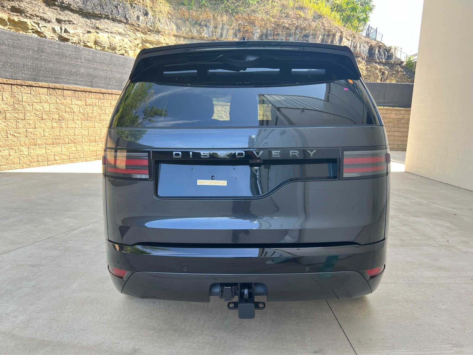 2024 Land Rover Discovery P360 Dynamic SE photo 4