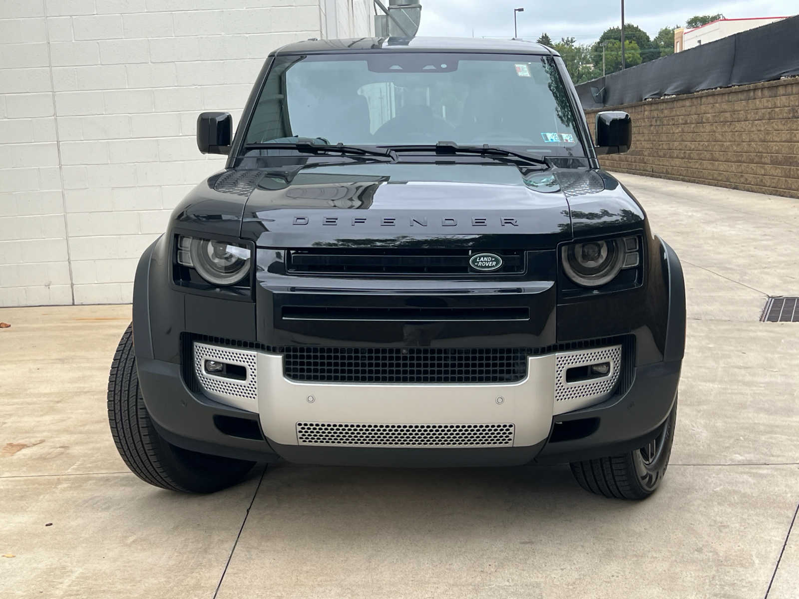 2024 Land Rover Defender S 110 photo 2