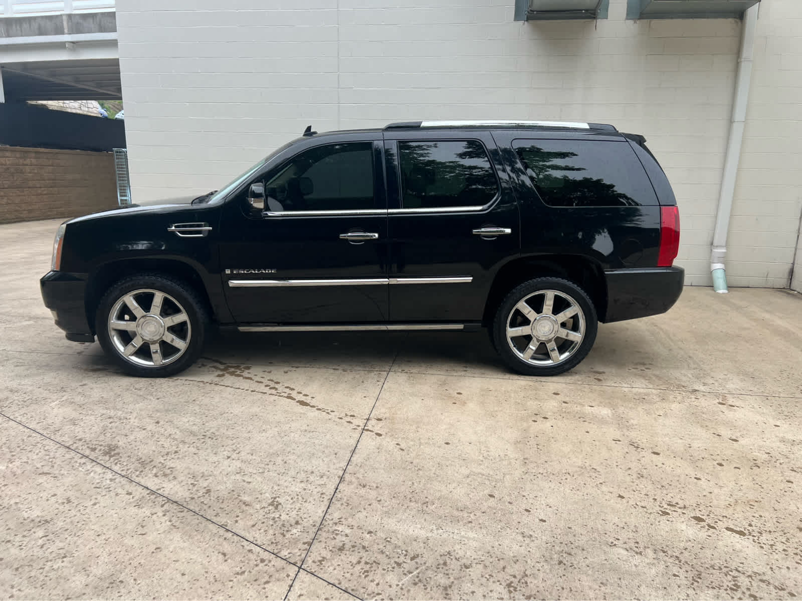 2007 Cadillac Escalade Base photo 3