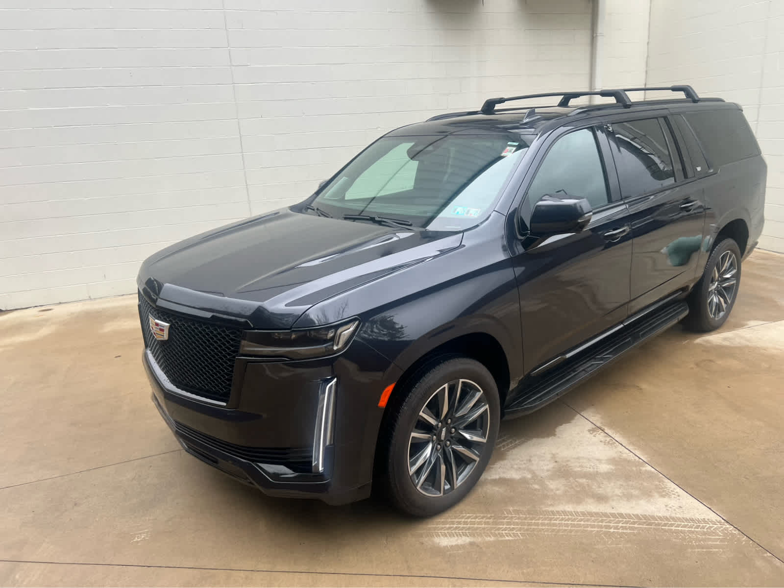 2023 Cadillac Escalade ESV Sport Platinum photo 3