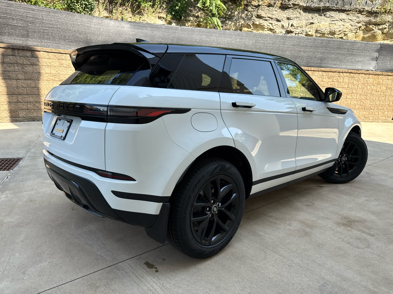2026 Land Rover Range Rover Evoque S photo 3