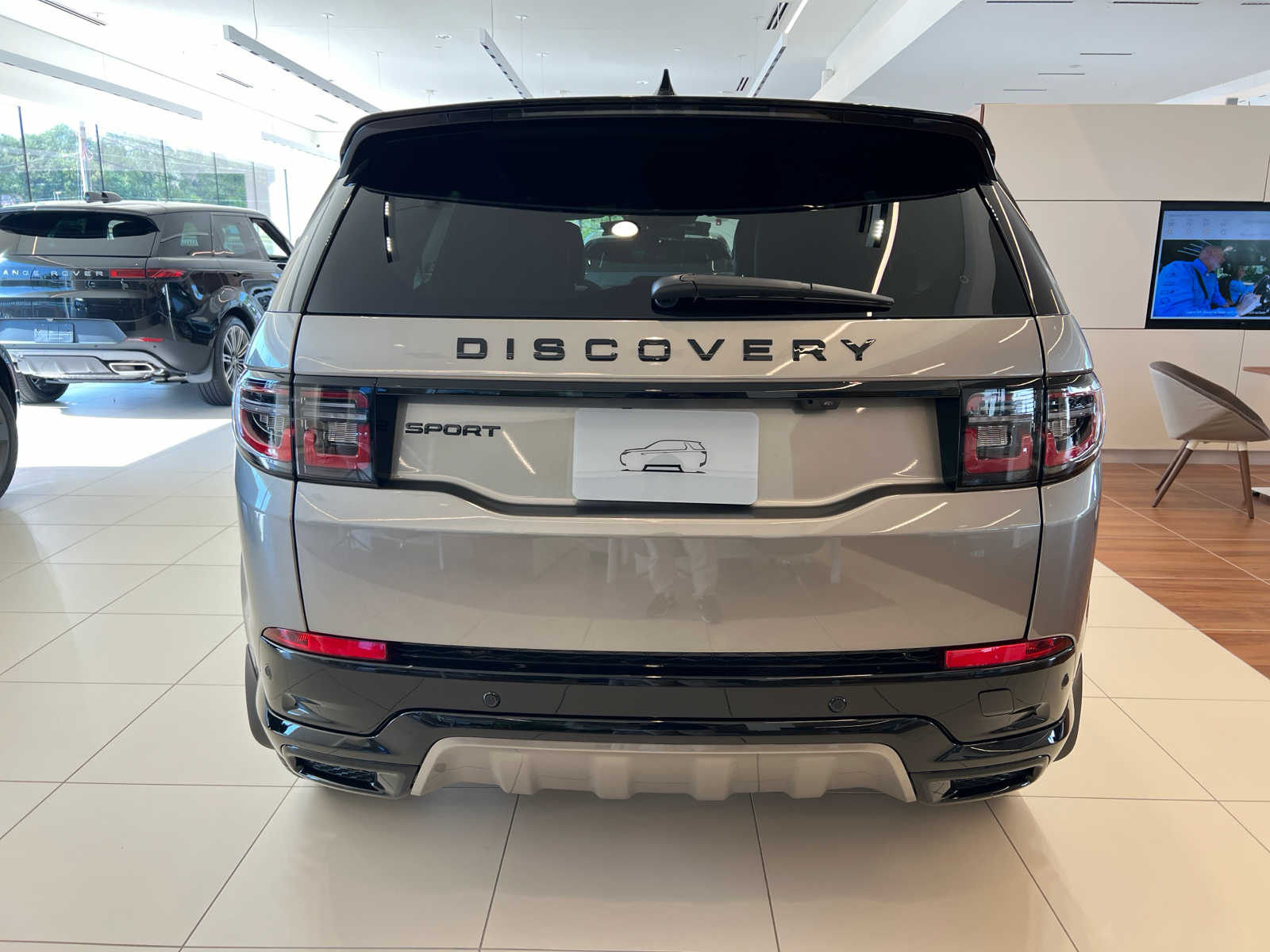 2025 Land Rover Discovery Sport Dynamic SE photo 4