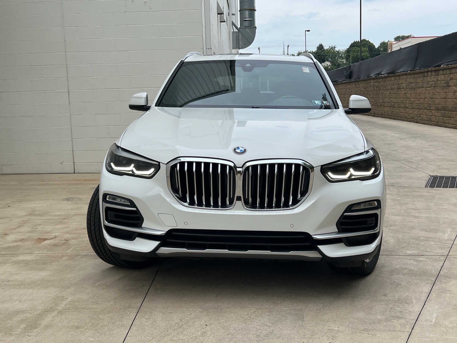 Used 2020 BMW X5 40i with VIN 5UXCR6C09L9B50000 for sale in Monroeville, PA