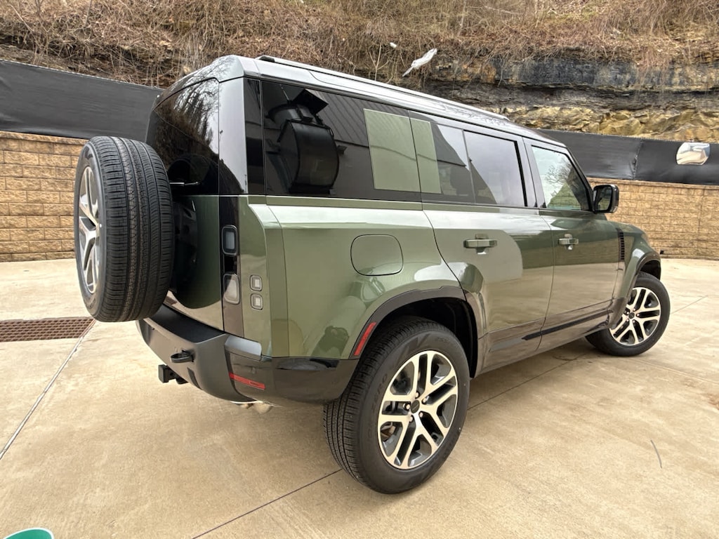 New 2026 Land Rover Defender 110 X-Dynamic SE SUV