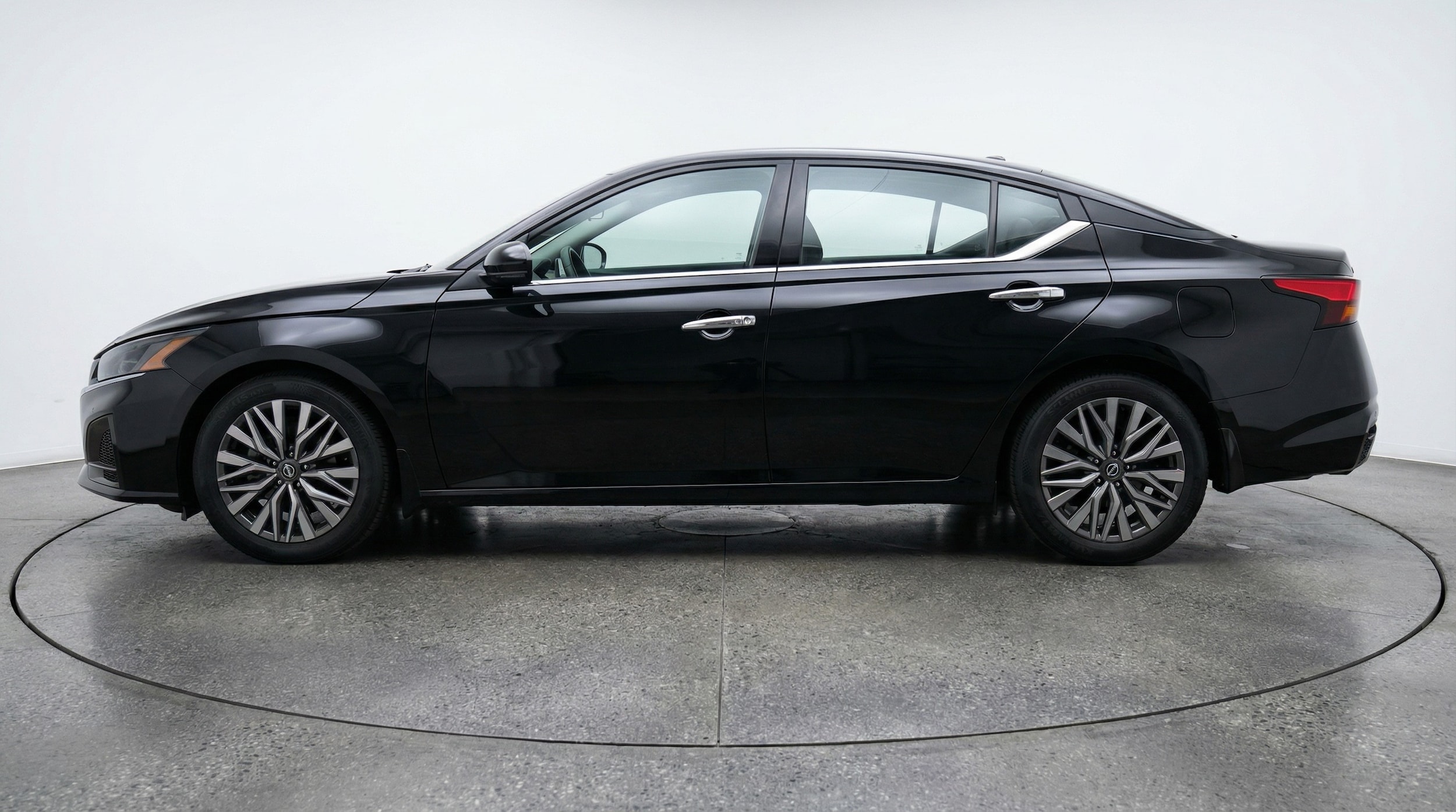 Thumbnail: 2025 Nissan Altima - 4