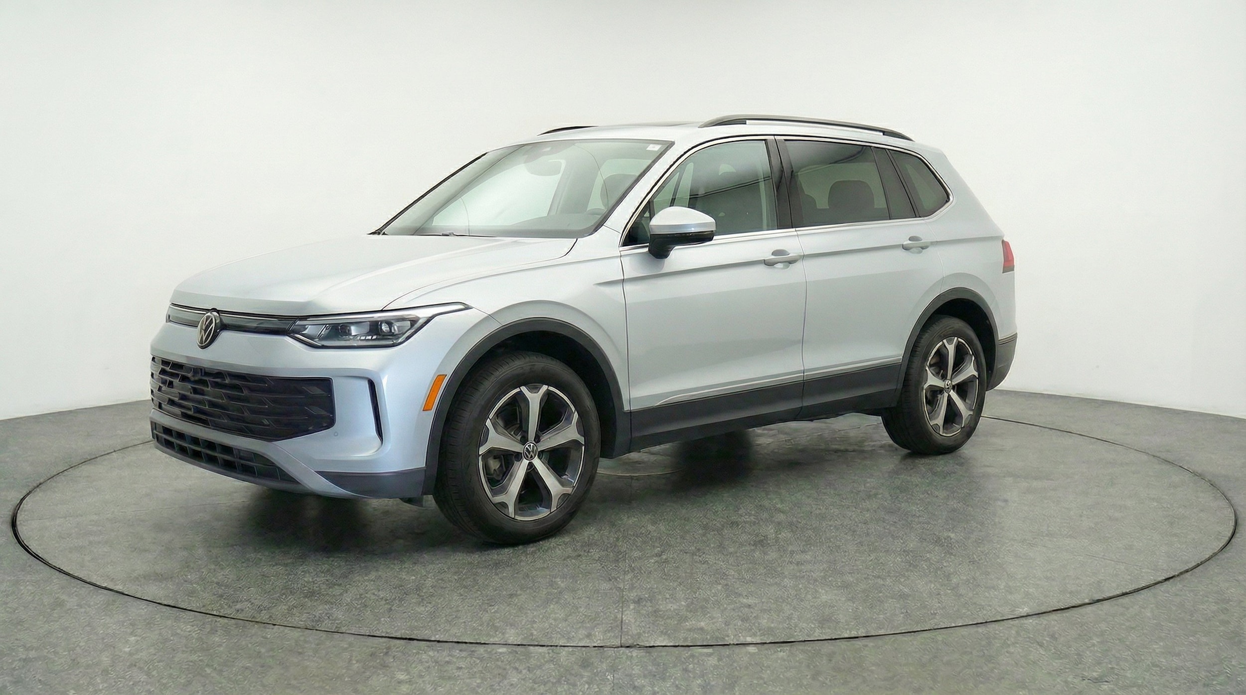 Thumbnail: 2026 Volkswagen Tiguan - 3