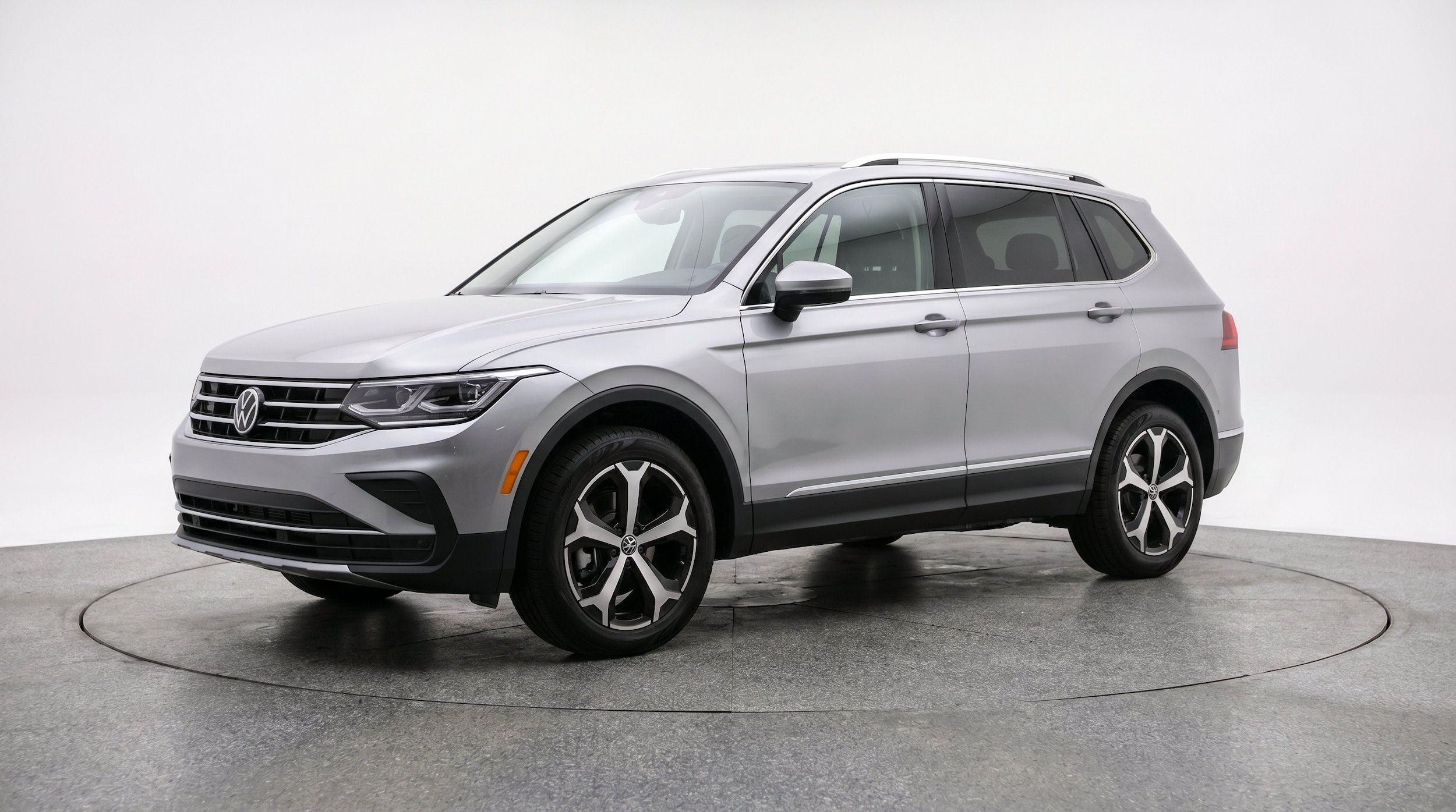 Thumbnail: 2026 Volkswagen Tiguan - 3