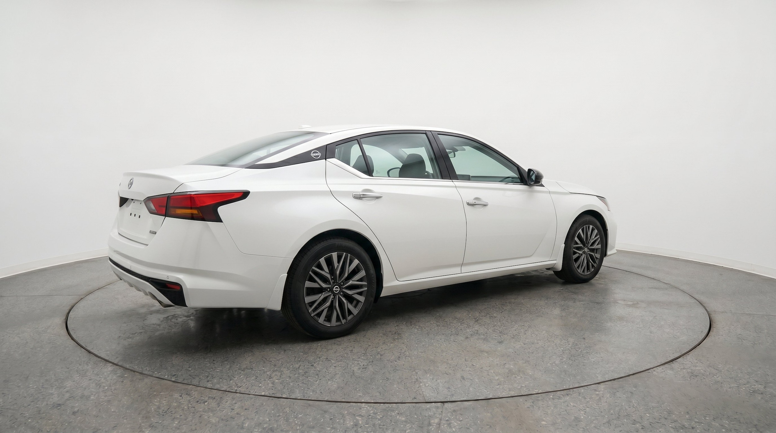 Thumbnail: 2025 Nissan Altima - 9