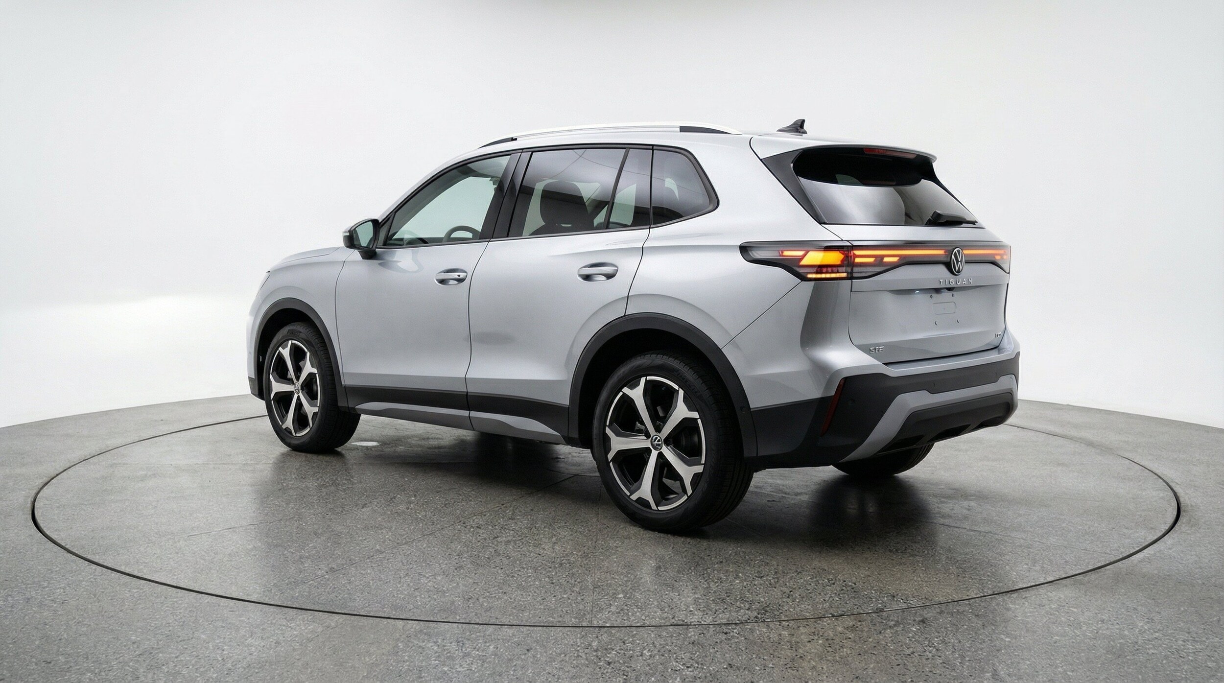Thumbnail: 2026 Volkswagen Tiguan - 6