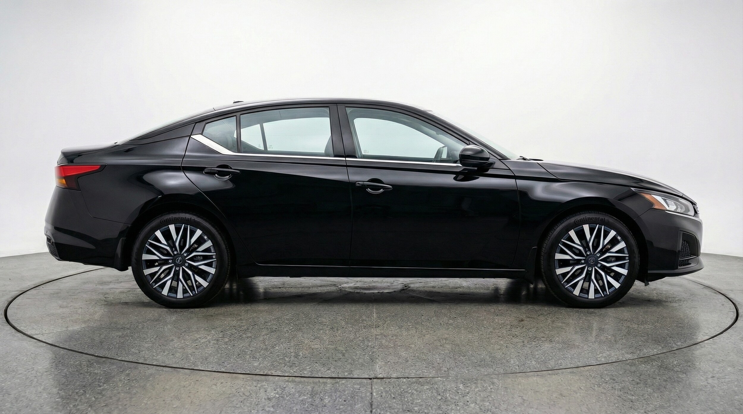 Thumbnail: 2025 Nissan Altima - 8