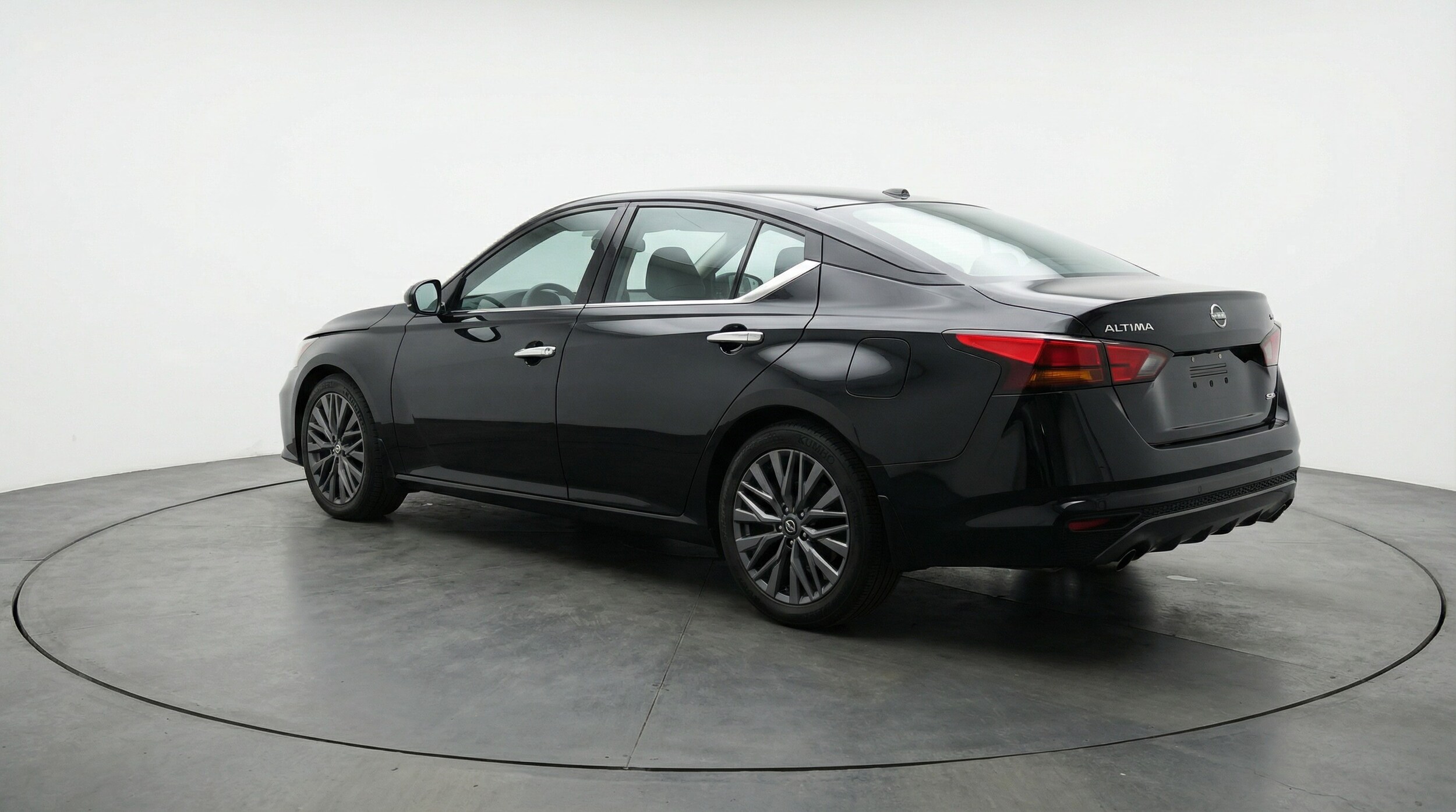 Thumbnail: 2025 Nissan Altima - 5