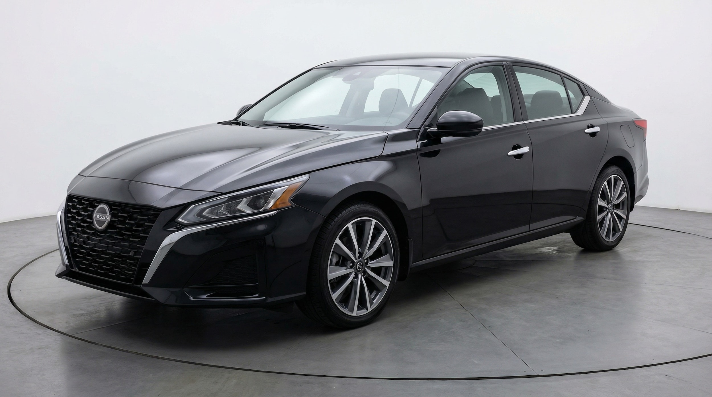 Thumbnail: 2025 Nissan Altima - 3