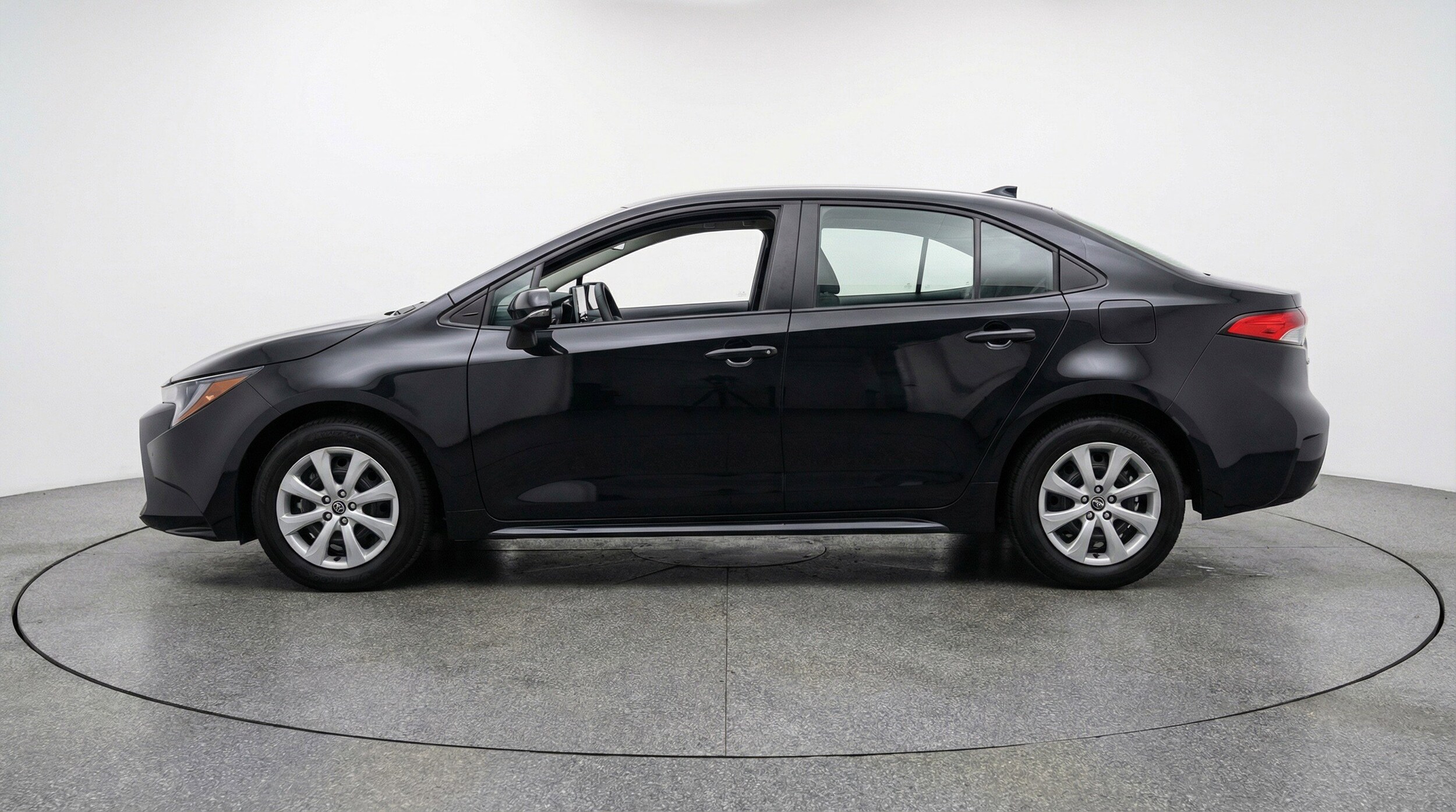 Thumbnail: 2025 Toyota Corolla - 5