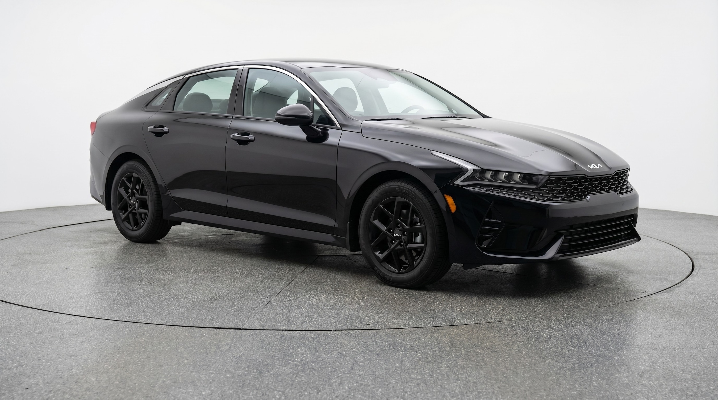 Thumbnail: 2025 Kia K5 - 1