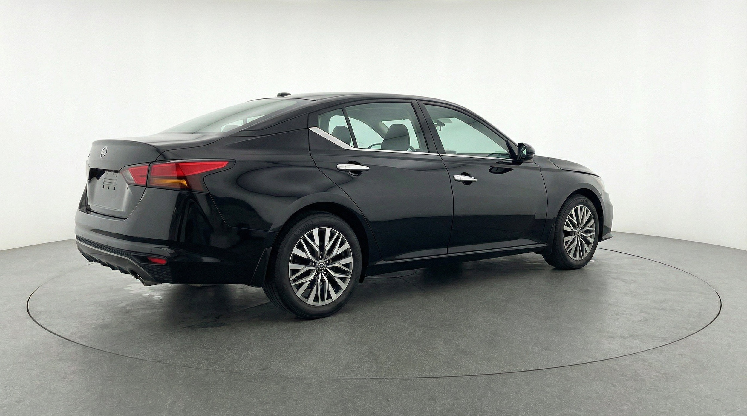 Thumbnail: 2025 Nissan Altima - 9