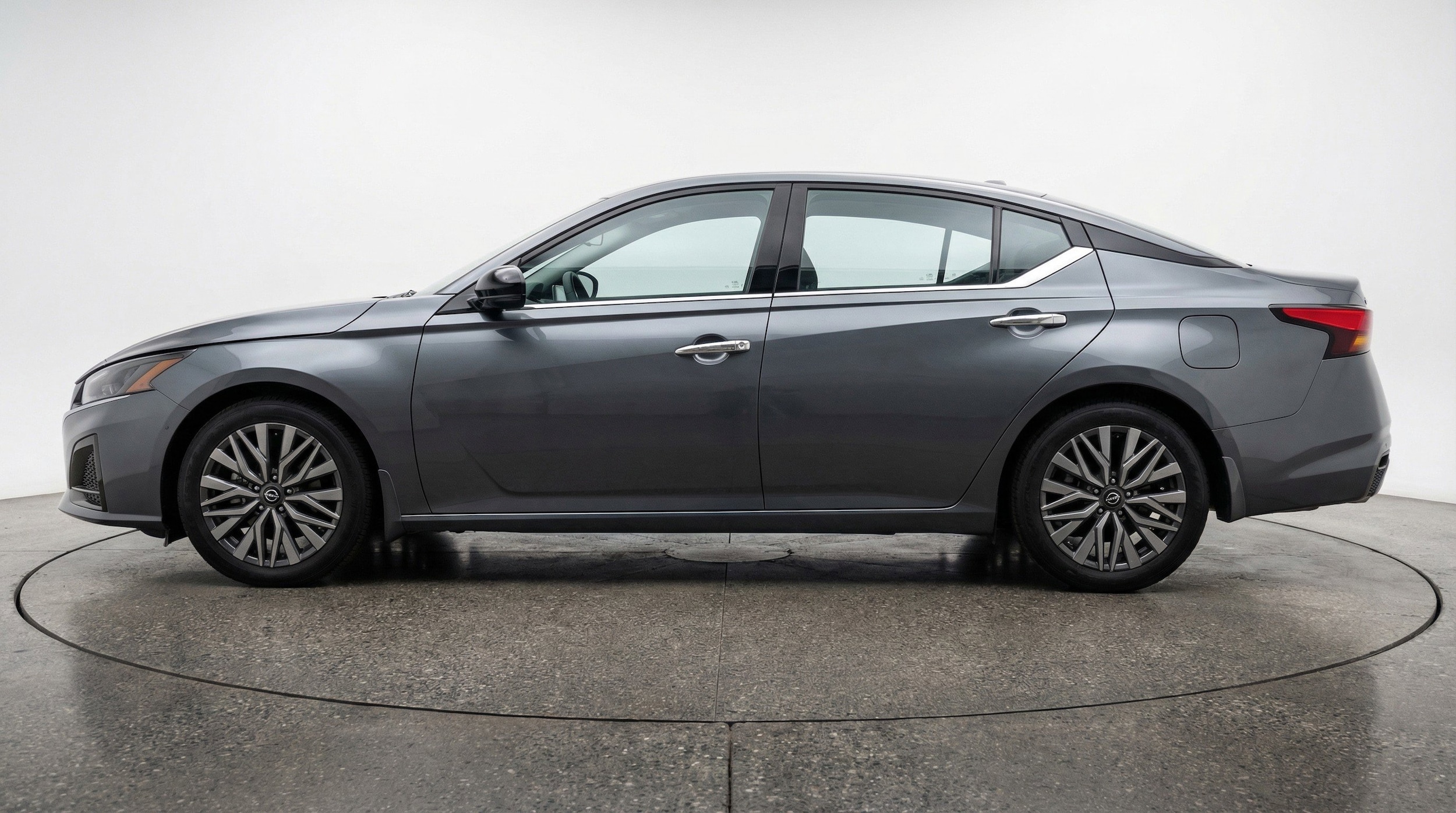 Thumbnail: 2025 Nissan Altima - 5