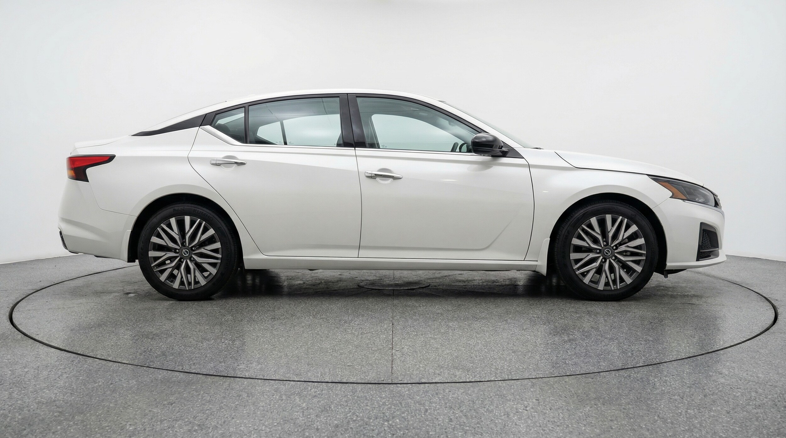 Thumbnail: 2025 Nissan Altima - 8