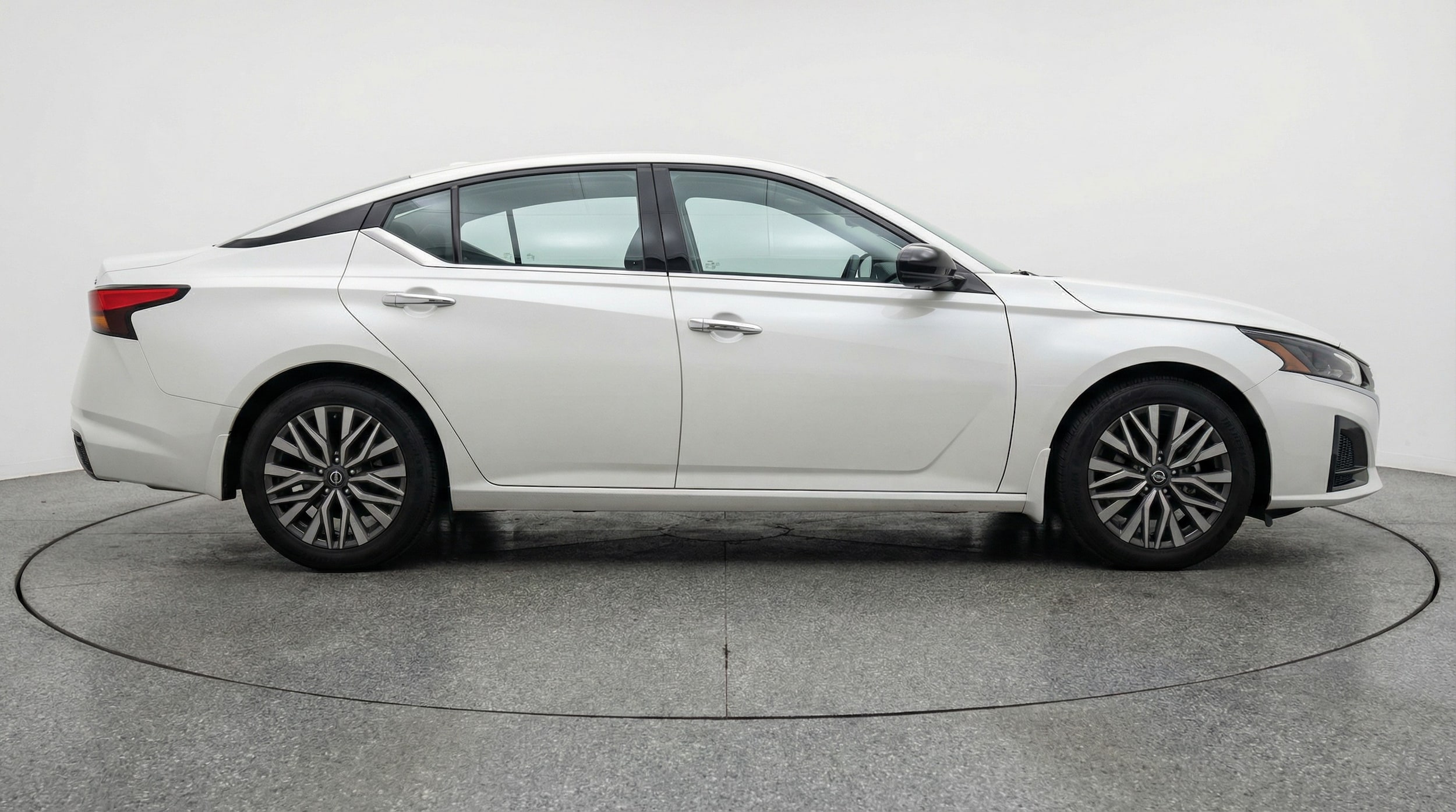 Thumbnail: 2025 Nissan Altima - 8