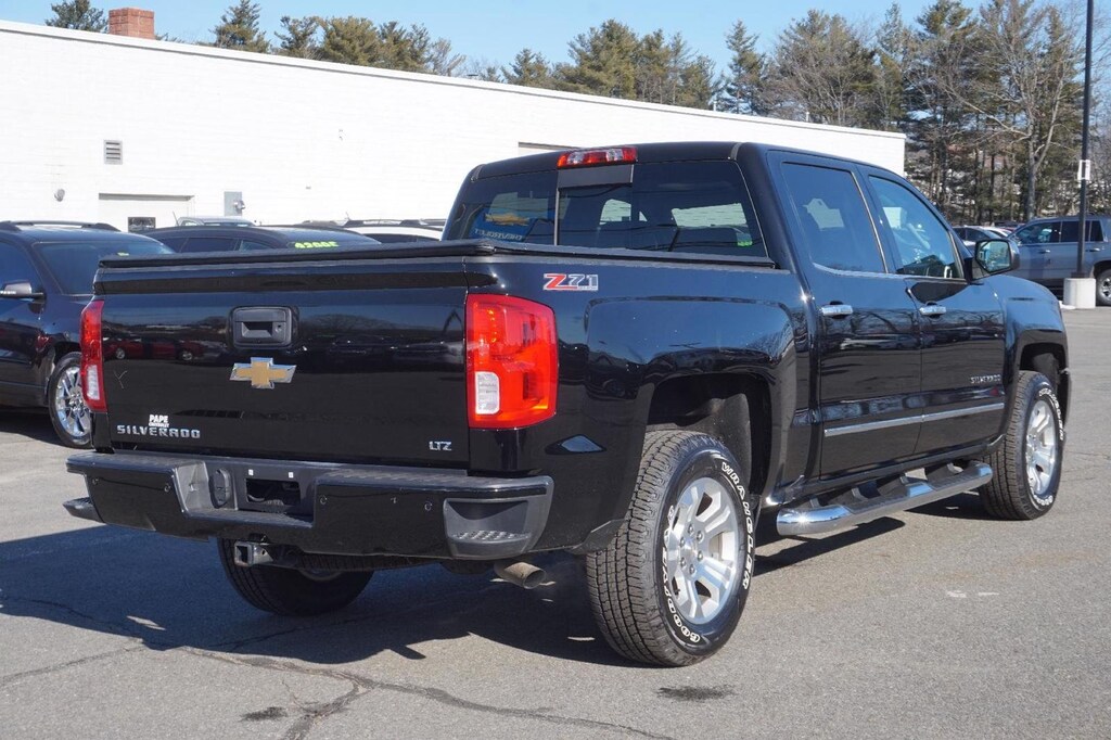 Used 2017 Chevrolet Silverado 1500 LTZ 4WD Crew Cab 143.5 LTZ w/2LZ