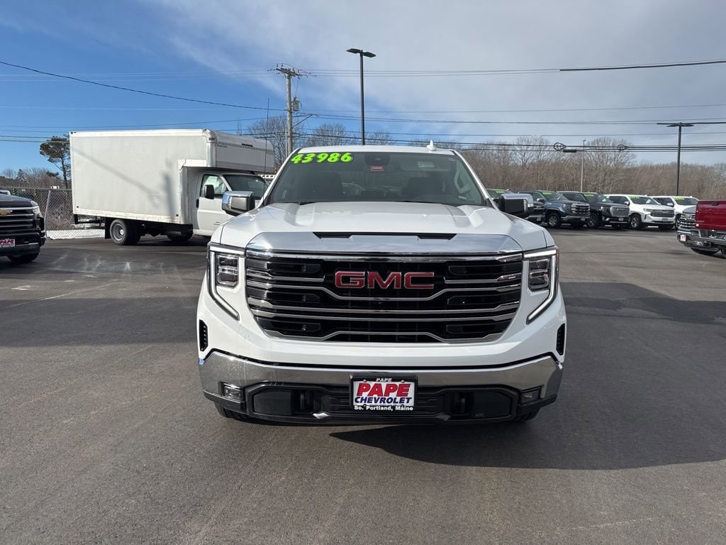 2025 GMC Sierra 1500 SLT - Photo 9