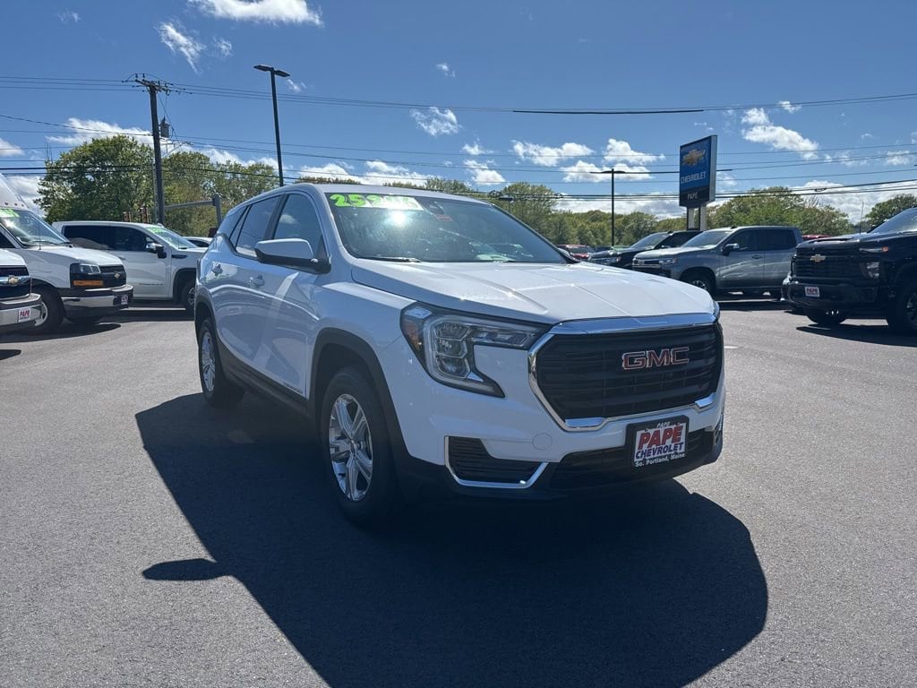 Used 2024 GMC Terrain SLE SUV