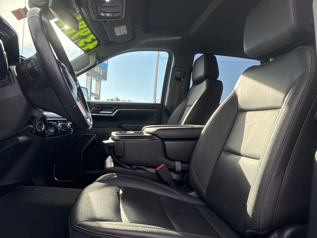 2025 GMC Sierra 1500 SLT - Photo 17