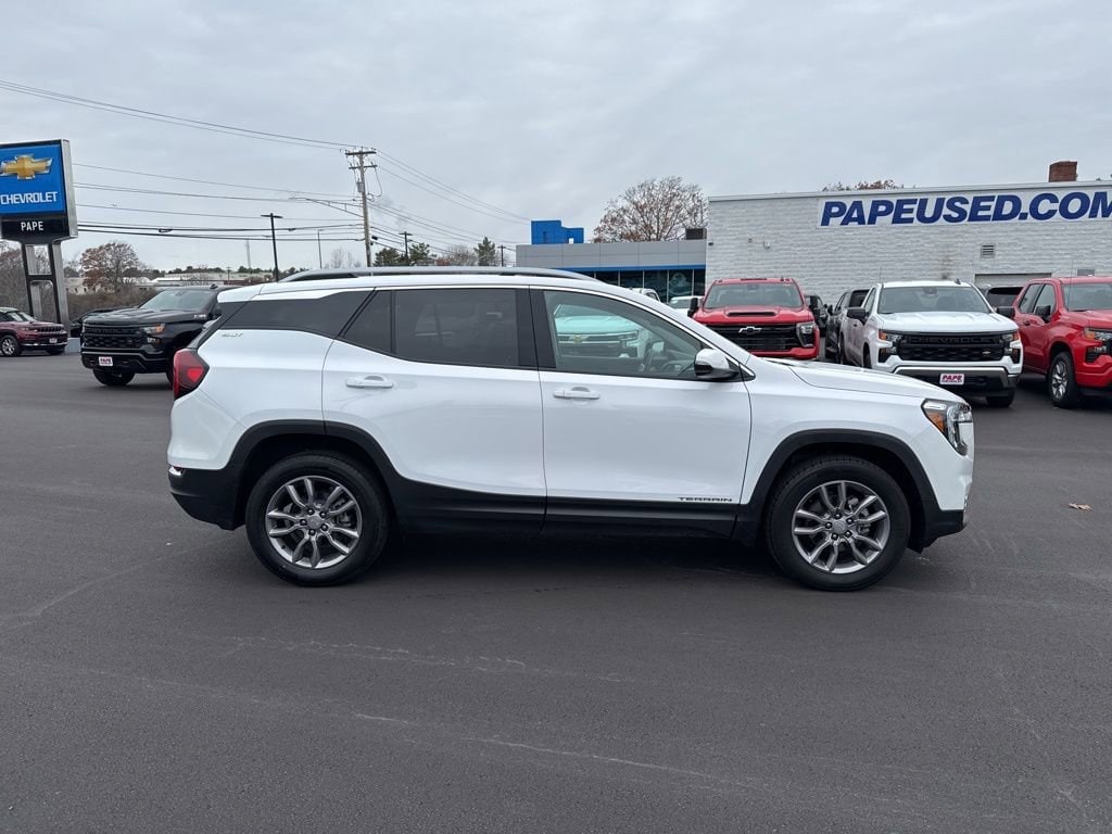 Used 2024 GMC Terrain SLT SUV