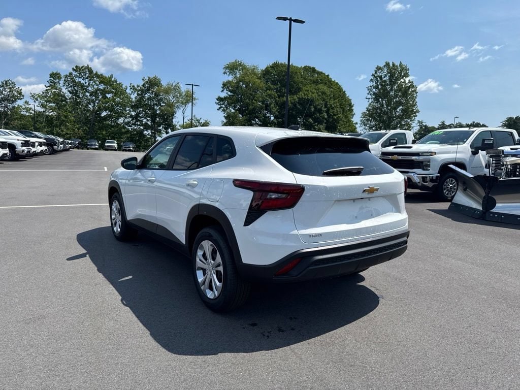 2026 Chevrolet Trax LS - Photo 8