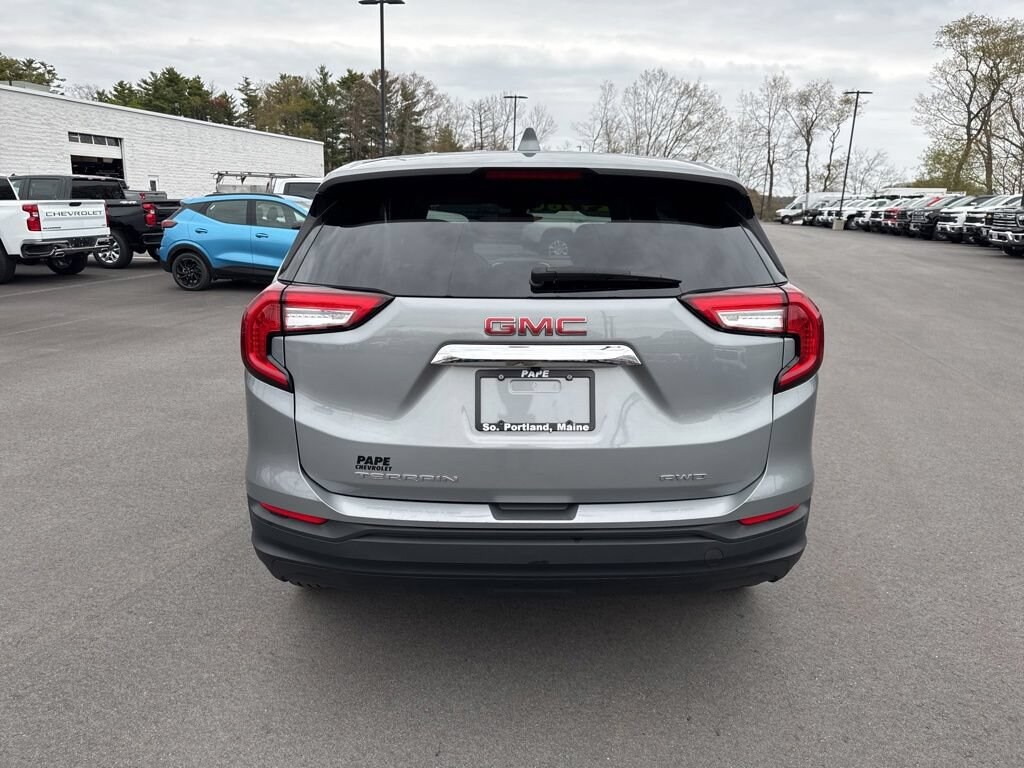 Used 2024 GMC Terrain SLE SUV