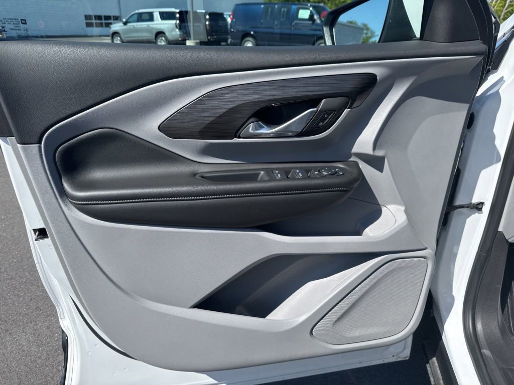 2024 GMC Terrain SLE - Photo 11